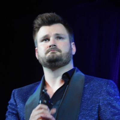 Fan page to help promote the talented classical crossover singer @KarlLoxley! 🎤