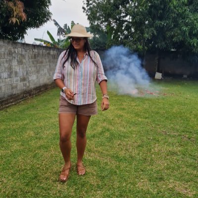 Jenn_Katrina's profile picture. Más panameña que un sombrero pintao'y un par de cutarras y más Chitreana que el tanque de acueducto que dice “Chitré Progresa” Perdida entre libros& videojuegos