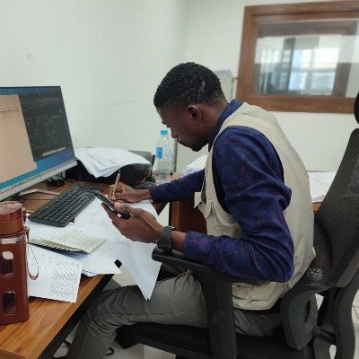 I am Paul, a maintenance manager , a programmer, customer care representative, data analyst, a consultant and former quality control supervisor.