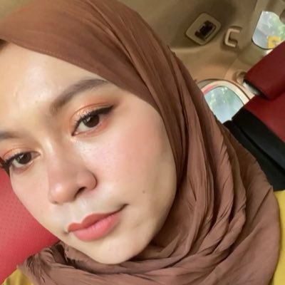 awaliawatiw's profile picture. Bismillah dulu
