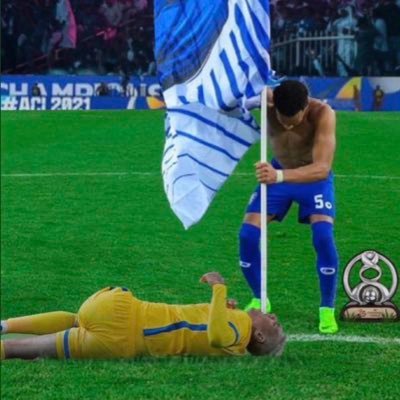 كنت احسب اني بين الناس شاطر اعـرف الخاين مـن نـظـرة عيونه طلعت انـا اللي اكسر الـخـاطـر امشي مع الخاين ولا اقدر اخونه