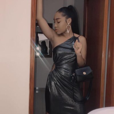 Coucou je suis Kalli ! J’ai 22ans,je suis à l’université 👩🏫je vis en Haïti 🇭🇹mon signe astrologique est verseau ♒️ merci ☺️
