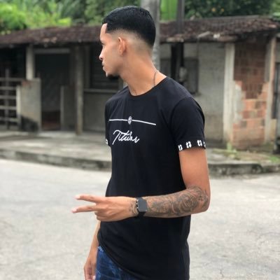 humildade n te faz melhor que ninguém, mas te faz diferente de muitos.👐🏼
