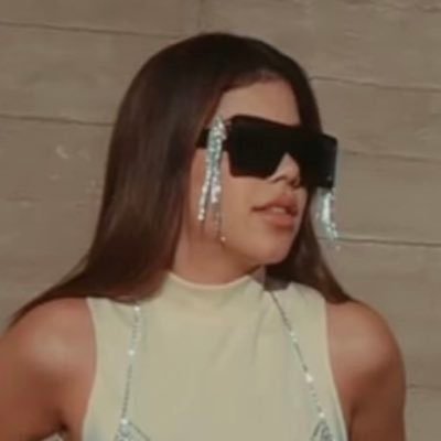 kosftmb's profile picture. escuchando dile a él de papi rauw con kenia y mario mientras comemos milqnesas con salmón