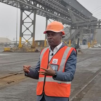 Andrew Kanime is the Chief Executive Officer of the Namibian Ports Authority
(Namport), the national operator for Namibia’s two ports: Walvis Bay and Luderitz.