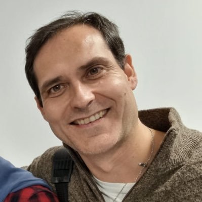 Aprendiz, Profesor #MOA #InstitutodeEmpresa. 14 años trabajando para la marca #Philips y ahora directivo en #NATEEVO. Debilidad? Mi #atleti y mis siete hijos