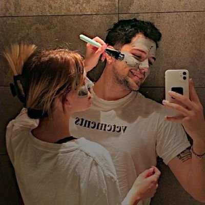 nurrsolmazq's profile picture. 