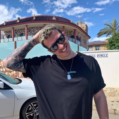 Content Creator • https://t.co/99HWveu7ED | Former CoD Head Coach for @GIANTXGG in the @CODleague and @SpiritGamingEU • Business : icecubecoach@gmail.com