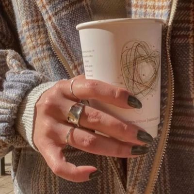 يعرفني الله جيدا وهذا يكفيني عن معرفة الناس بي ، مبادرة ، فتاة طموحه✨. sharqiya🍂. SCM 👩🏻💻. سبحان الله وبحمده سبحان الله العظيم 💛.
