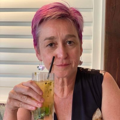 💧Kirsty Douglas Profile