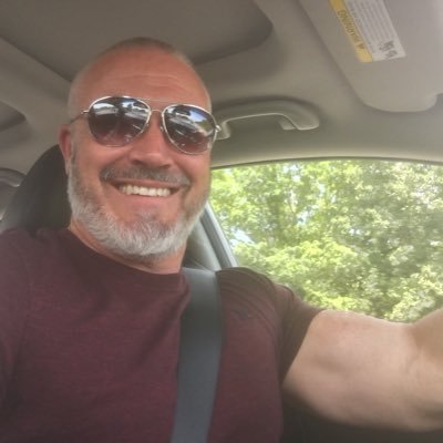 Single mom, passionate about backpacking, camping, amateur photography, investor, connect with me to chat and share interesting things in life