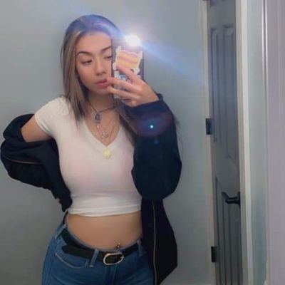 SophiaBenoit7's profile picture. 