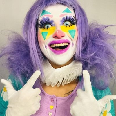 RHOClownTown's profile picture. 🌘🌗🌖🌕🌔🌓🌒 #GetVaxed 💉
🌺 The undisputed typo queen! 🌺 (I stole this clown pic!)
🌊 You can’t spell Patriot without riot! 🌊