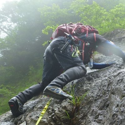 テレマークスキーで歩き廻り、たまに滑ったりしてます。
夏場は登山、渓流釣りや沢歩き。
ノルディックウォーキングと自転車も少々。
車中泊ノマドワーカー！