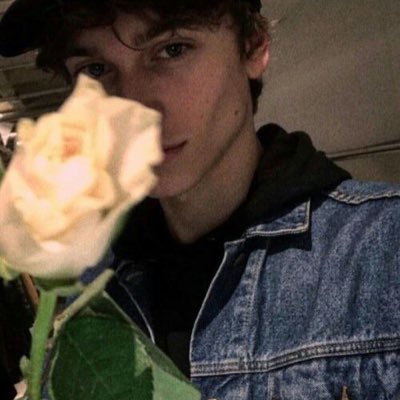 Ml_r87's profile picture. "ويُعطينا الله ما نُحِب ولو بَعدَ حِين" 🤍