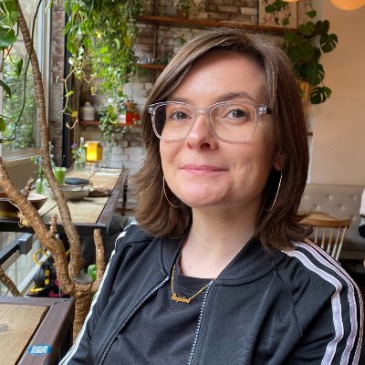 Word nerd 🤓 beach baby 🌊 chlorine queen 🏊♀️
Head writer and scriptwriter for preschool kids TV
Repped by @kitsonpress