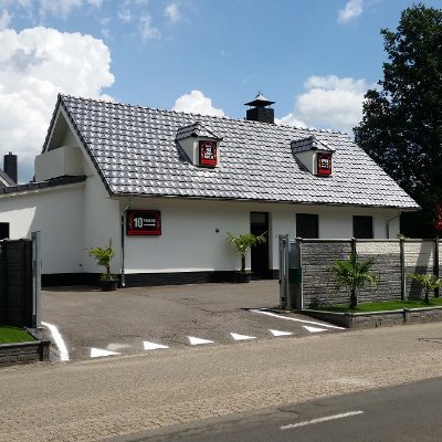 Privé Het Landhuisje
Een Privéhuis met de uitstraling en de luxe van een seksclub. Lady's vanaf 21jr uit alle continenten. GFE of pure seks? Wij bieden het je!