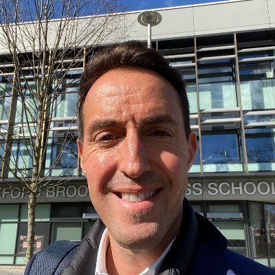 MD of MJ Group International (MRICS)
Host of The Property Valuation Podcast and the
Super-prime UK Youtube Channel.
Dedicated to helping others.