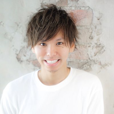 表参道から、2015年1月新宿に新店舗OPEN ☆AFLOAT RUVUAに勤務(^з^)-☆雑誌、ヘアメイク、セミナー講師多数☆☆ ホットペッパーメンズランキング全国1位☆ AFLOAT全店舗、新規指名No.1を7回獲得☆ 全国のお客様、美容師からの信頼も厚い。 気軽にフォロー&フォロワーよろしくお願いいたします♪