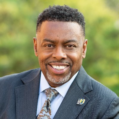 UNCGChancellor Profile Picture