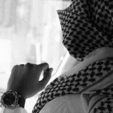 ولا انت غيم بالسماء ولاني الميت ضما ،قلبك اذا ماضمني غيره قلوب تضمني