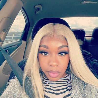 tiyaaahh's profile picture. 