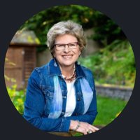 DebbieRosenfelt (@debbierosenfelt) Twitter profile photo