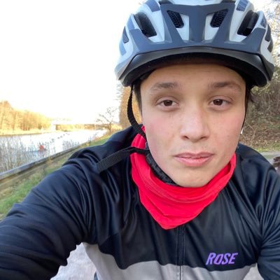 23 🏳️‍🌈. Journalist in Südwestfalen 🎙️📻🎥📺 Fährt gerne Fahrrad 🚴🏻‍♂️💨 und Zug 🚂💨 Aus dem Sauerland 🏔️ @jmbeuter@ruhr.social