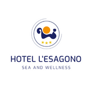 Hotel 3 Stelle a San Teodoro, Sardegna, con ristorante e terrazza sulla splendida Cala d'Ambra. Camere spaziose per coppie e famiglie, con animazione e piscina