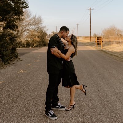 ericgarc28's profile picture. Follower of Christ. K 🤍