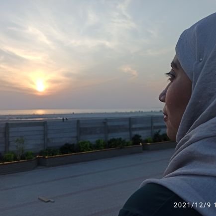 Qalam_Kahani's profile picture. Searching truth. All forms. All shapes.