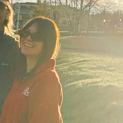 JuliaKricken's profile picture. just another 20-something going through their ceremonial existential crisis I guess - wbu?