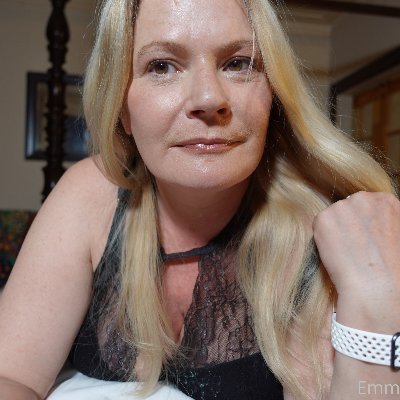 Skillful friend, Mature, passionate, and sometimes silly. kisses, Emma😀😘🤗 @IndyCompanion @OICompanions https://t.co/kJb52s8Ndj