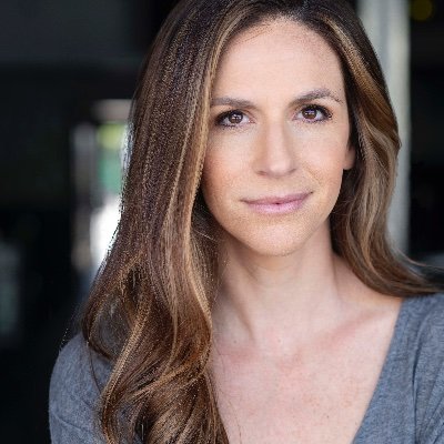 Annoyingly optimistic. SAG actor. Mom to like, lots of kids. Alarming addiction to Talenti and tiny ice cubes. Rep'd by 22 Talent (tv/film) and @staceyigraham