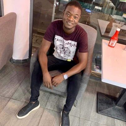IbraHamidou15's profile picture. Je ne me contente pas d'être bon mais d'être meilleur