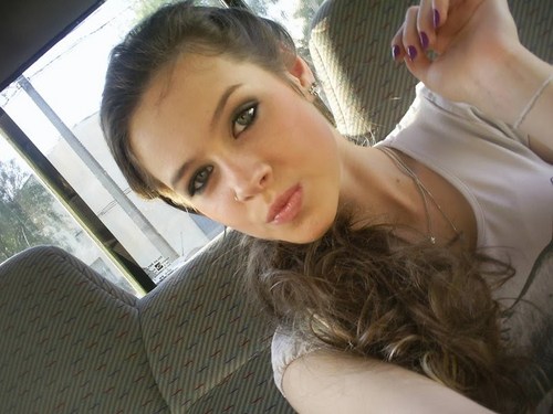 sou camila tenho 15 anos amo : moda musica : doritos : cocacola :meu namorado e meu tt é um fc pro @ikkeoliveira criado em :30/03/2011 menino de ouro s2
