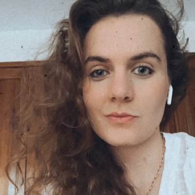 juanisvesz's profile picture. Just a human in love with her doggou #GSD 🐕               🩰🎨🚴‍♀️⚽️🏋🏼‍♀️