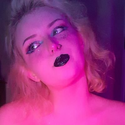 i am satan.
worship me!
content creator.
shut up and pay me!
i'm literally the hottest person on the planet.
SC-lollipopollie