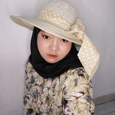Daniarosyida's profile picture. Cat lovers😽