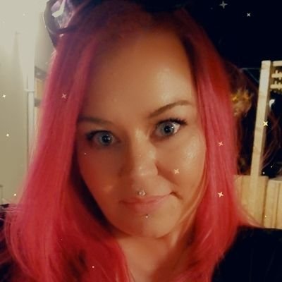 missrdwilliams3's profile picture. 🍍👑Live like a pineapple, stand tall, wear a crown and be sweet on the inside👑🍍