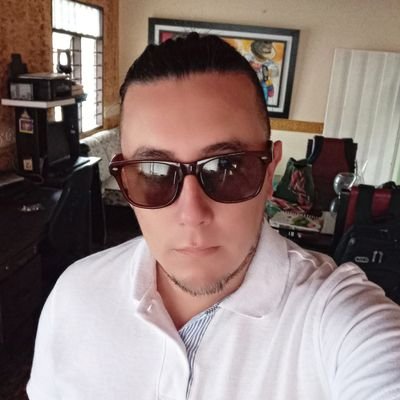 MusicoCosmico's profile picture. músico terapeuta y compositor, historiador e investigador de fenómenos paranormales, catedrático de  educación para la paz y defensor de derechos humanos .