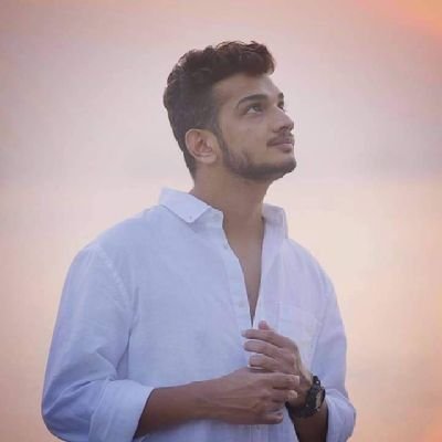 MohdAsa74418554's profile picture. कलम जब #Harf पर गिरकर खामोशियों को जुबा दे दे..
उन्हीं लफ्जों को शेर कहते है