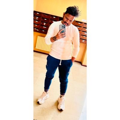 Thanush72078653's profile picture. உன்னை ஒரு நாள் மறந்து இருப்பேன் 💖💕அன்று உலகத்தை விட்டு மறைந்து இருப்பேன்