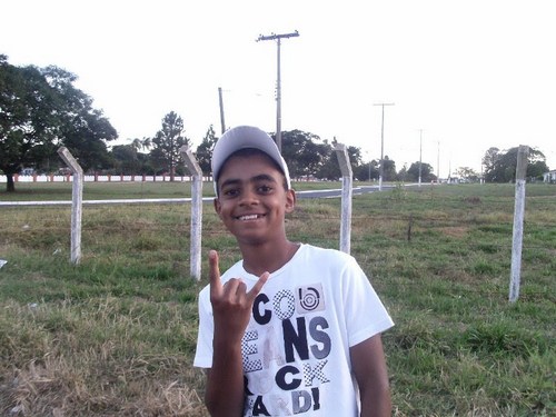 Sou um garoto muito legal,divertido e etc!!!!!!!!!!!
