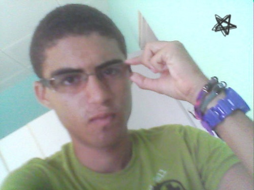 Pode me chamar pra qualquer festa que eu tou dentro, Quem quiser me amar fique logo sabendo que n me apaixono, cuidado pra não sofrer! Eu sou é da curtição!