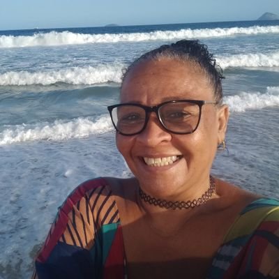 Carioca da Zona Norte
Assistente Social, professora de Cuidado Humanizado na Casa do Cuidador
Flamenguista.
Meu coração é VERMELHO!! ❤️PT