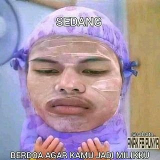 sibuk luluhin es batu bernafas