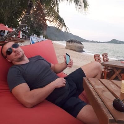 lukbst87's profile picture. 