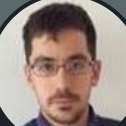 Estudiante de Ingeniería en Computacion, hincha de River Plate.