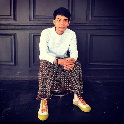 “ Belajar urip tanpo sakjane mestine lan sujokno “
